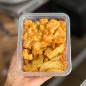 Strogonoff de frango com batatas rústicas (260g)